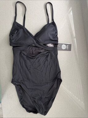 NWT Vince Camuto Black One-Piece Swimsuit